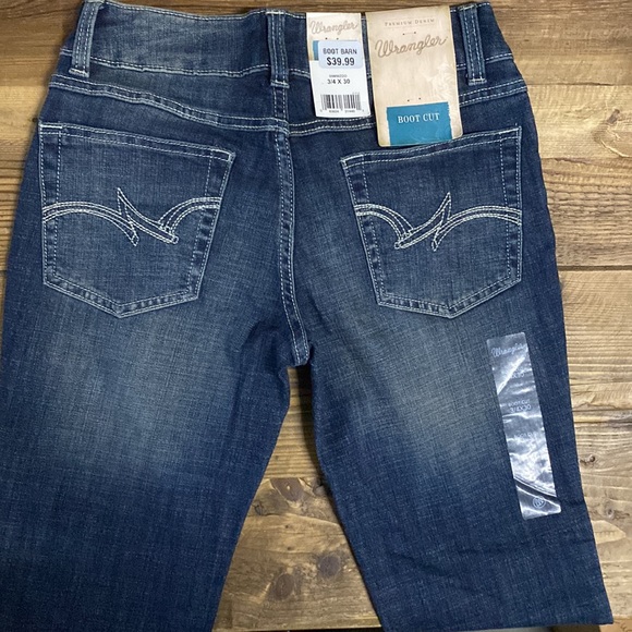 Wrangler Women’s Premium Denim Bootcut Jeans - Picture 4 of 6